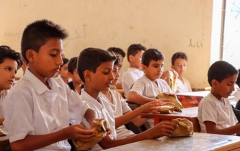 Children in Yemen during the learning day