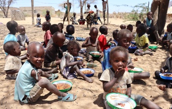 Primary school children eating lunch in Turkana