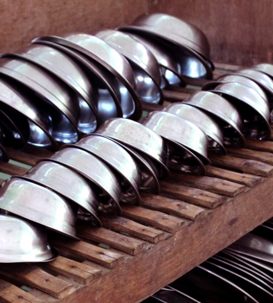 Bowls of Myanmar ready to be filled with food