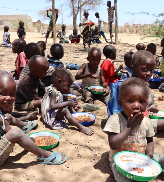 Primary school children eating lunch in Turkana