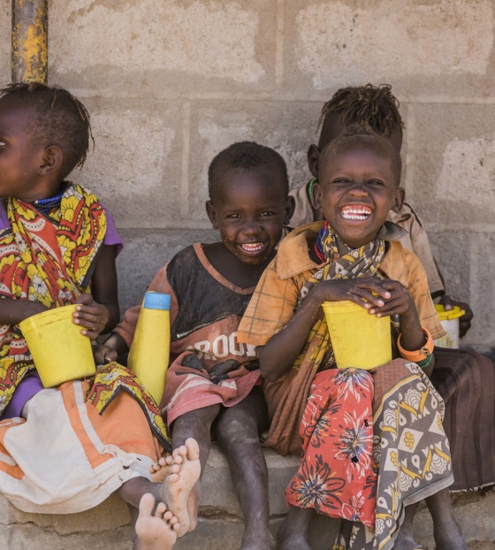 Children eating Mary's Meals