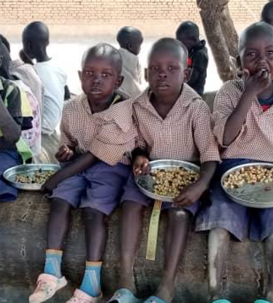 Children eating in South Sudan