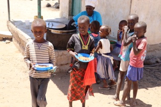 Children receiving school meals in Turkana